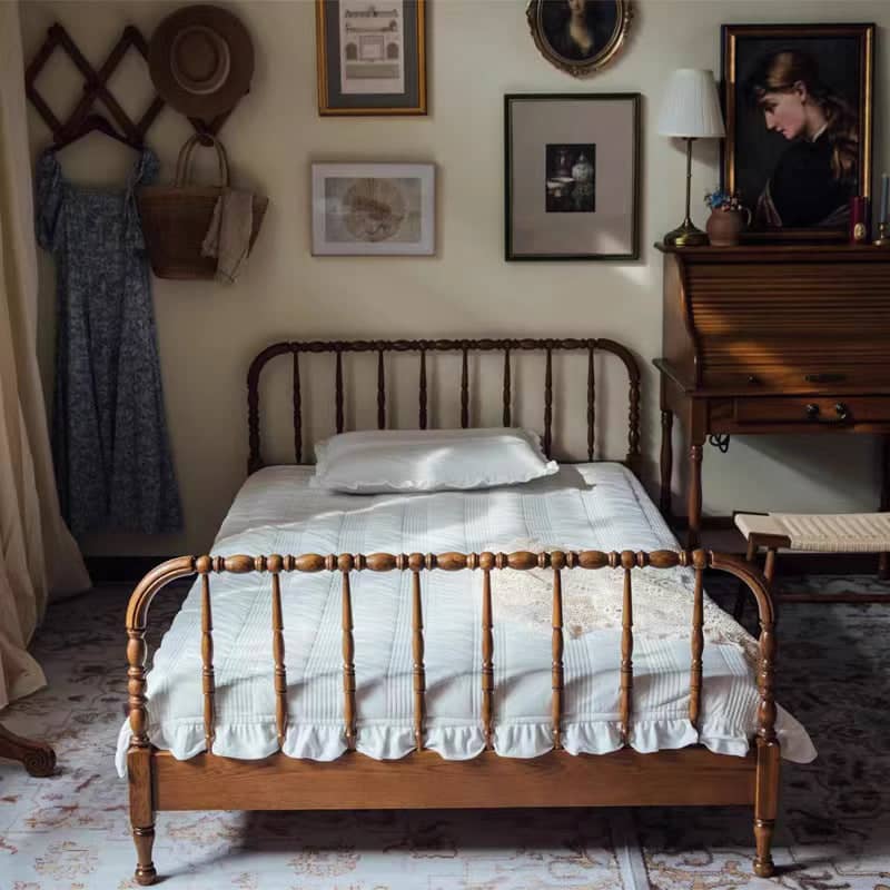 سرير بتصميم عتيق-homznia