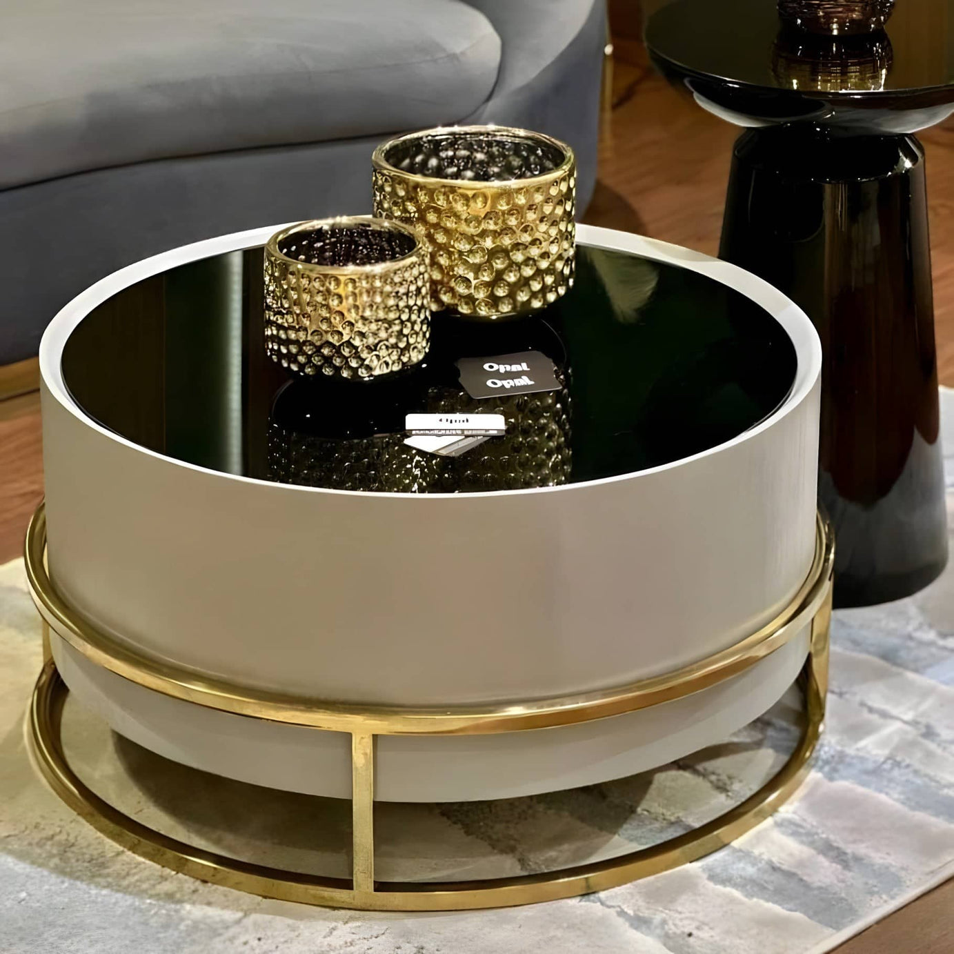 White and gold coffee table - GAN4