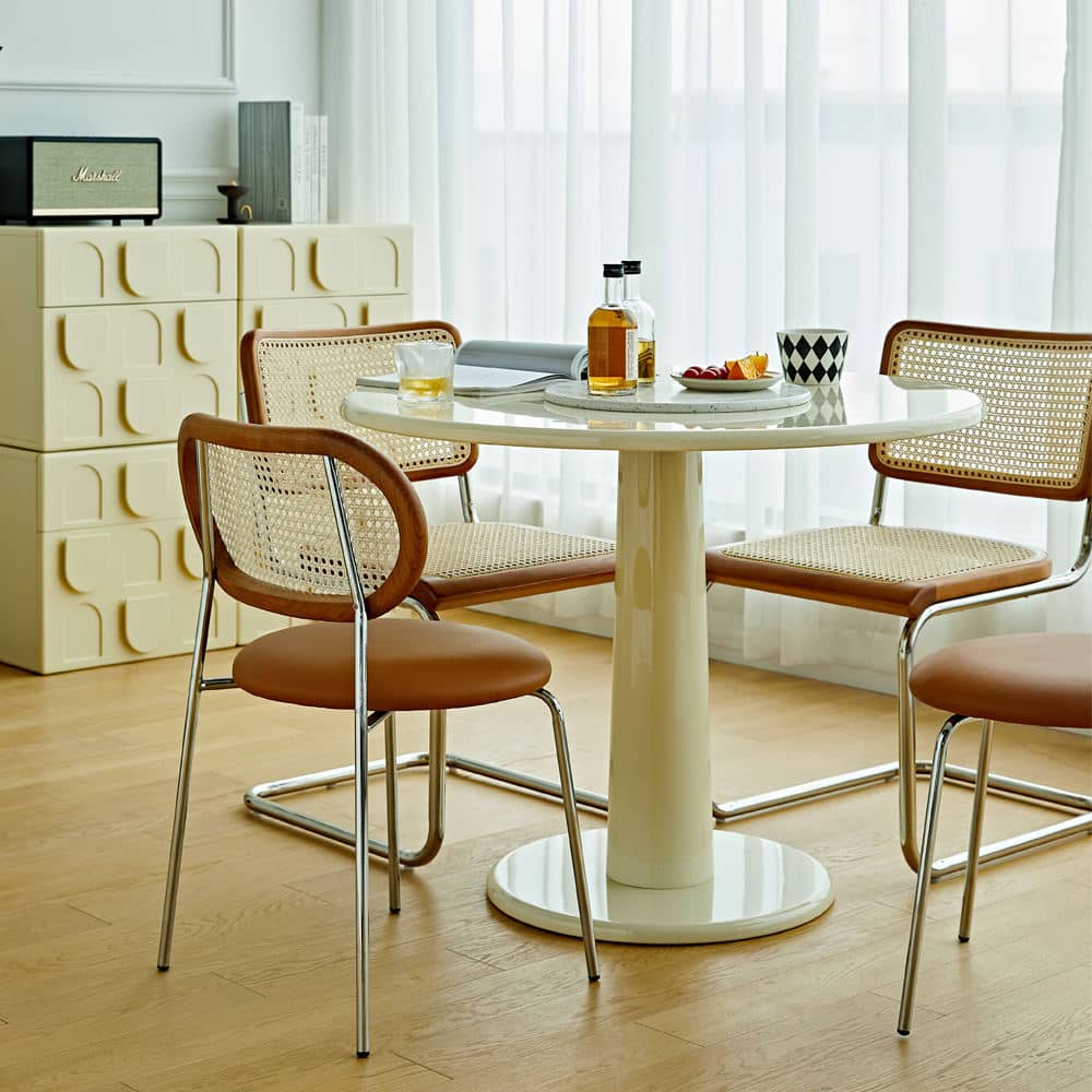 Minimalist dining discount table and chairs