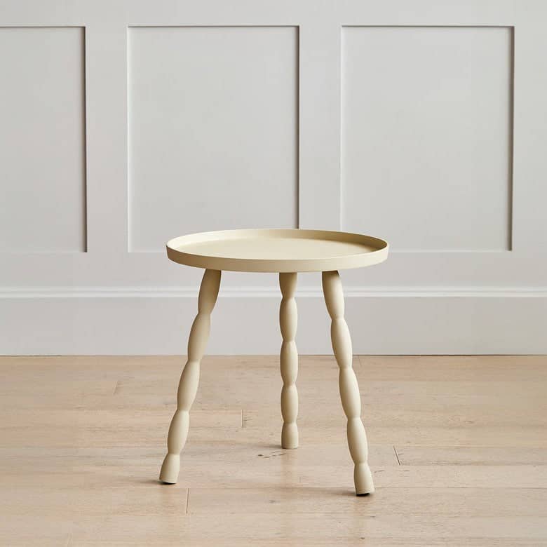 طاولة جانبية بتصميم بسيط - RG6