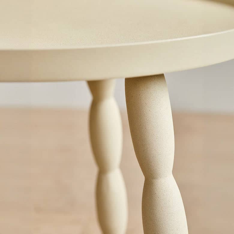 طاولة جانبية بتصميم بسيط - RG6